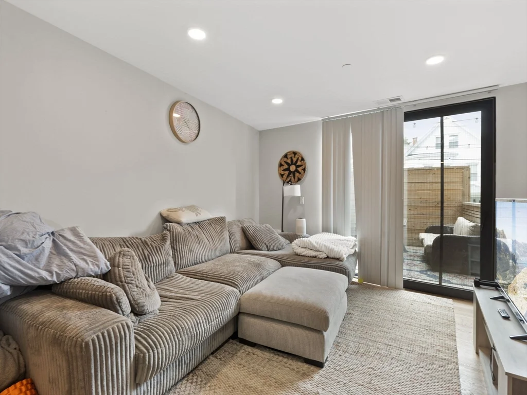 9 Central St, Spring Hill