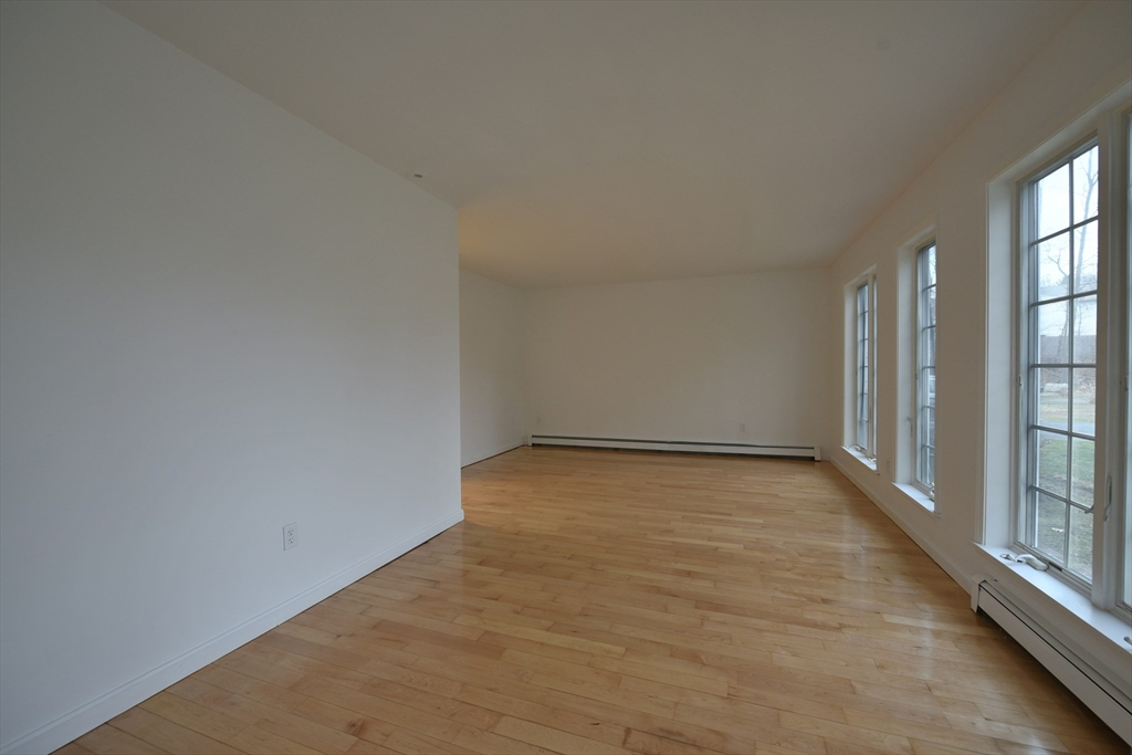 19 Stillman Circle, Natick