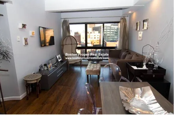 12 Stoneholm St, Fenway