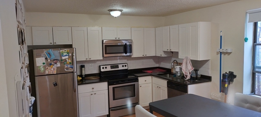 109 Tremont Pl, Brighton