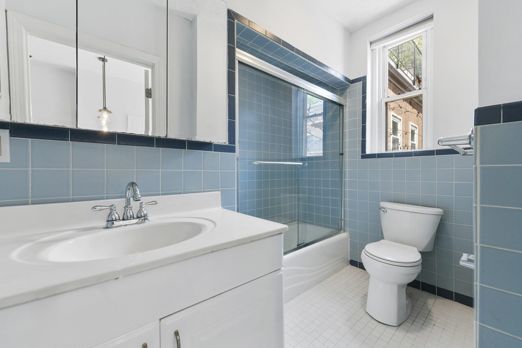 124 Saint Marys St, Fenway