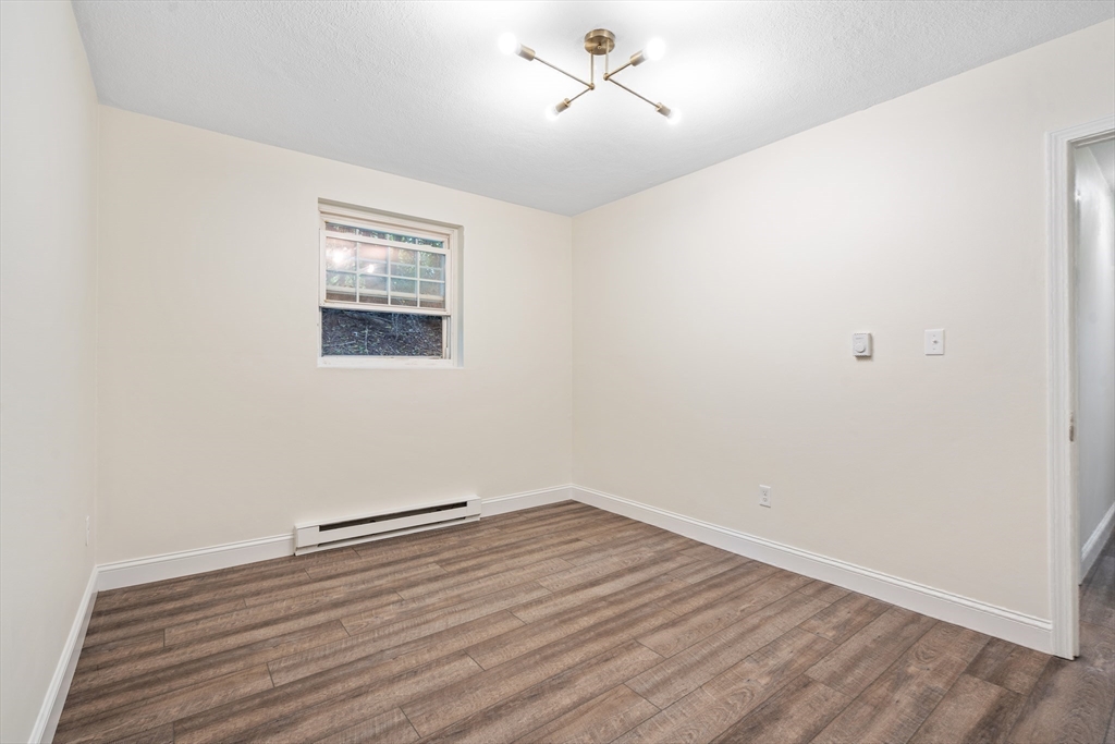 5 Walker Rd, North Andover