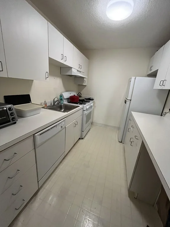 33 Pond Ave, Brookline Village