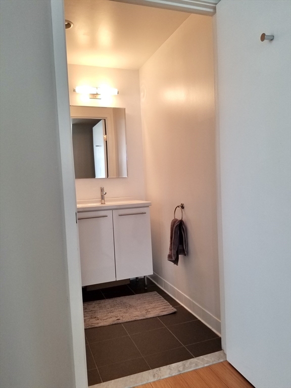 2 Earhart, East Cambridge