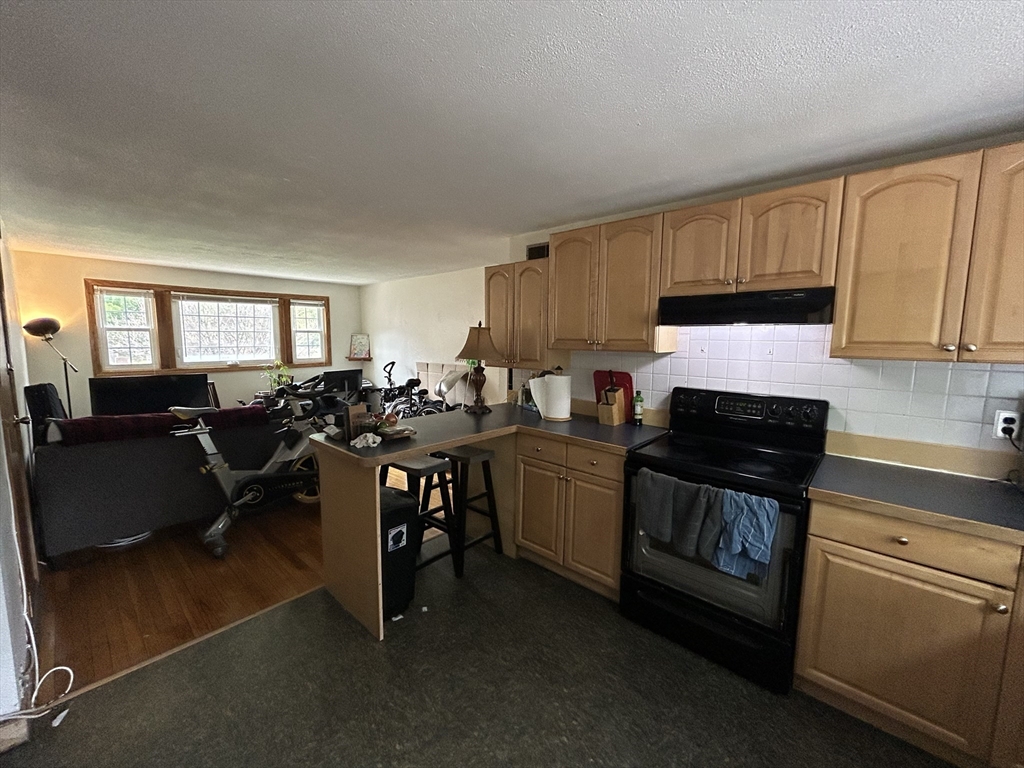 777 Lagrange St, West Roxbury