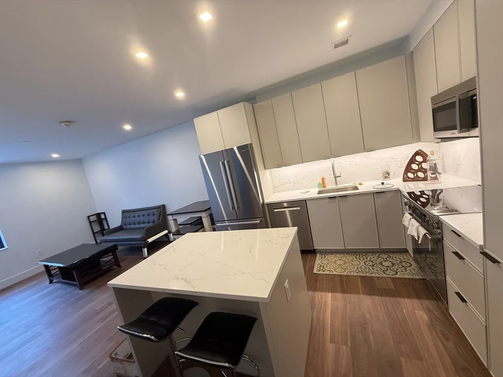 1515 Commonwealth Ave, Brighton