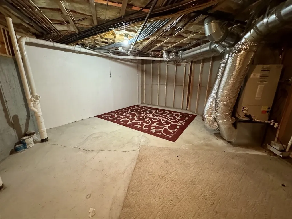 81 Westminster Ave, Roxbury