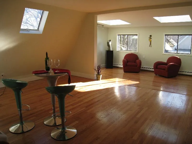 10 Evergreen Ave, Winter Hill