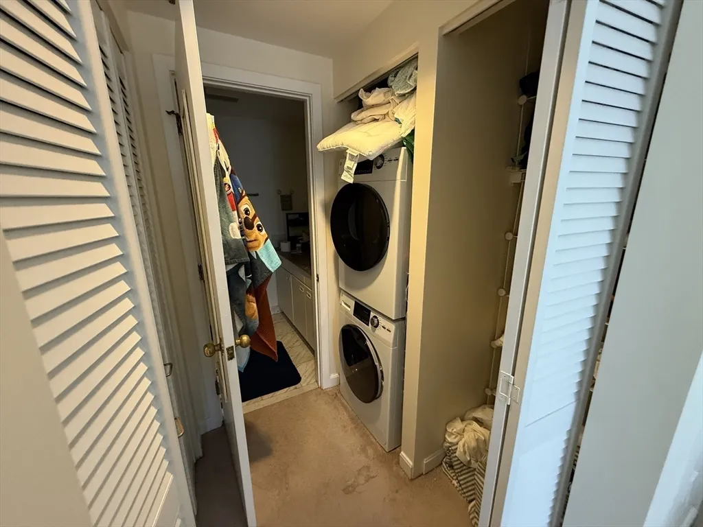 931 Massachusetts Ave, Mid-Cambridge