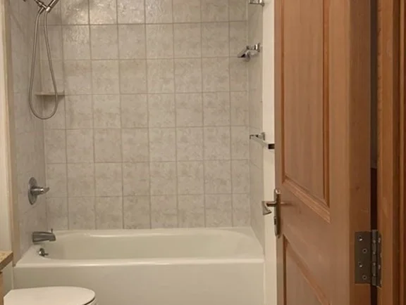 2440 Massachusetts Ave, North Cambridge