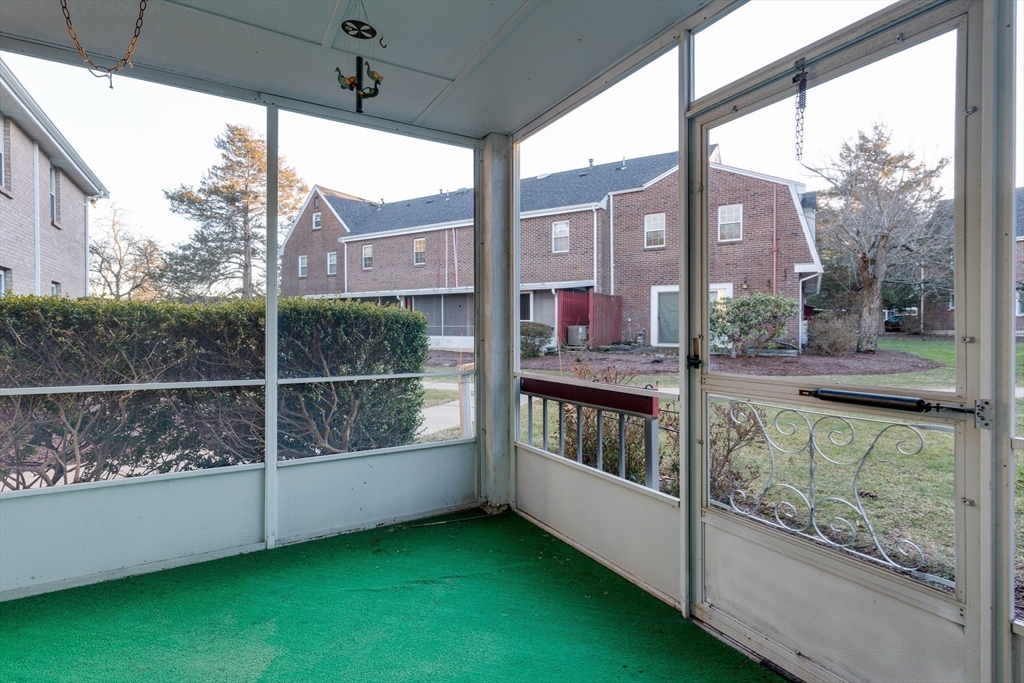 20 Brian Dr, Stoughton