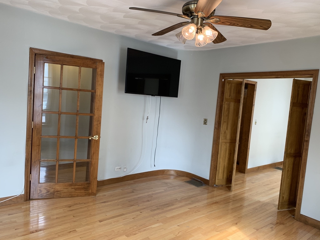 686 East 7th St, Boston