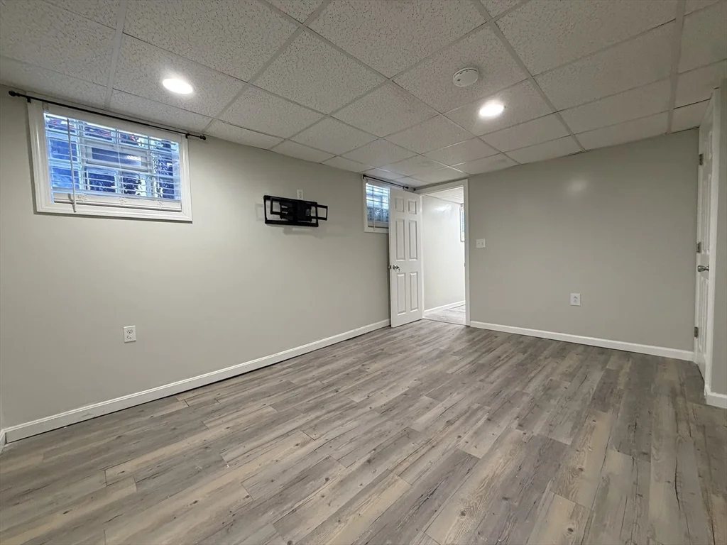 320-322 Wood St, New Bedford