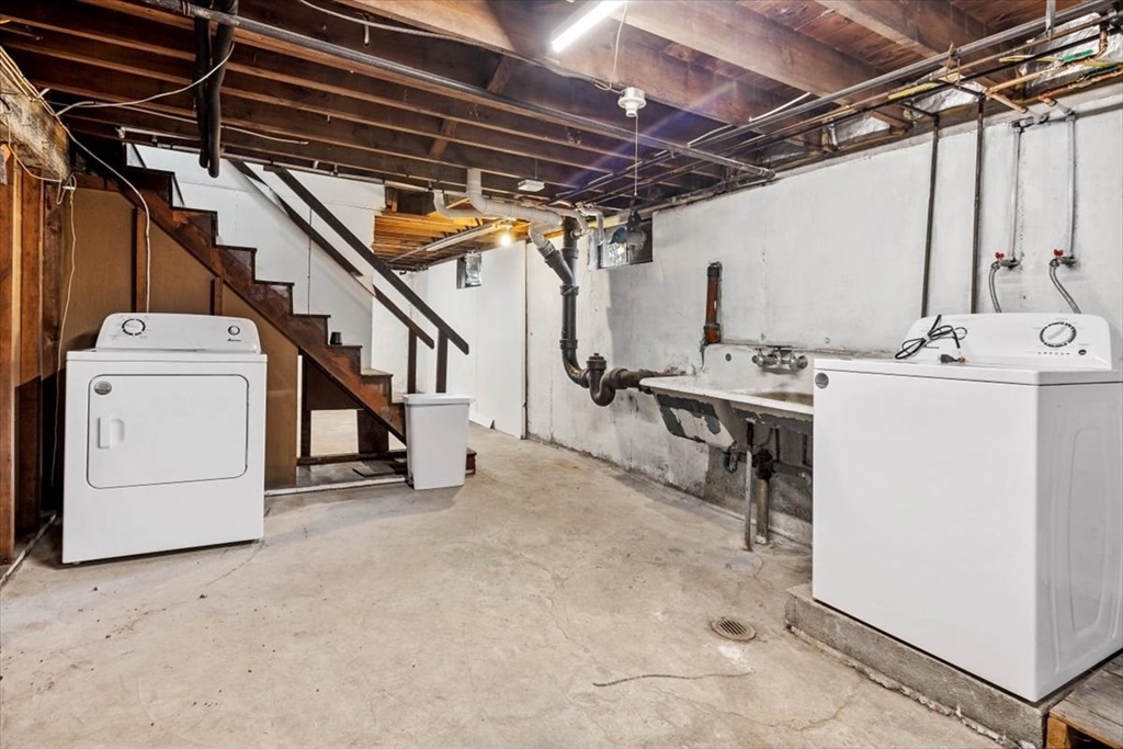 80 Central Ave Summer, Hull