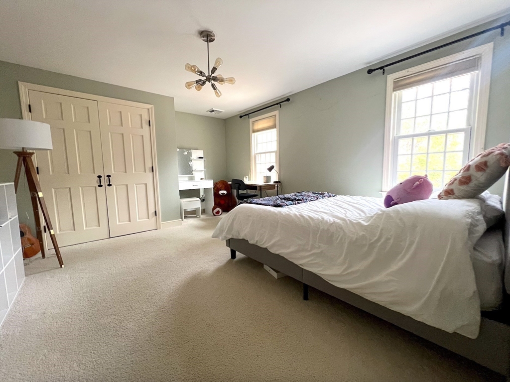 170 Saddle Hill Rd, Hopkinton