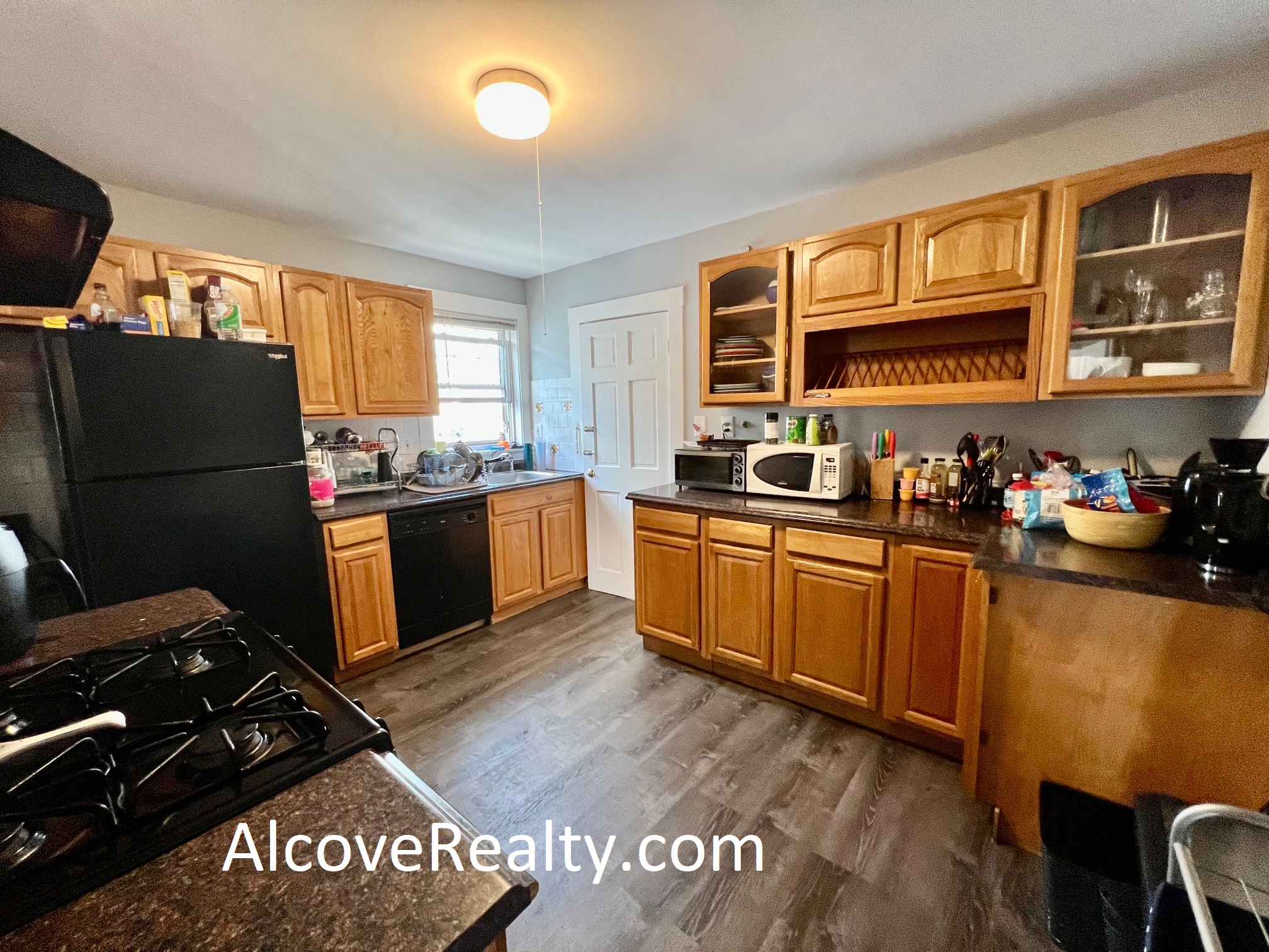 37 Sterling St, West Somerville