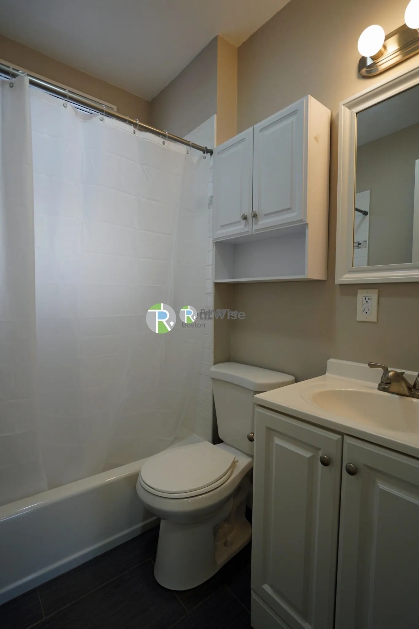 72 Gardner St, Allston