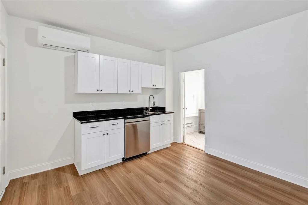 864 Huntington Ave, Mission Hill
