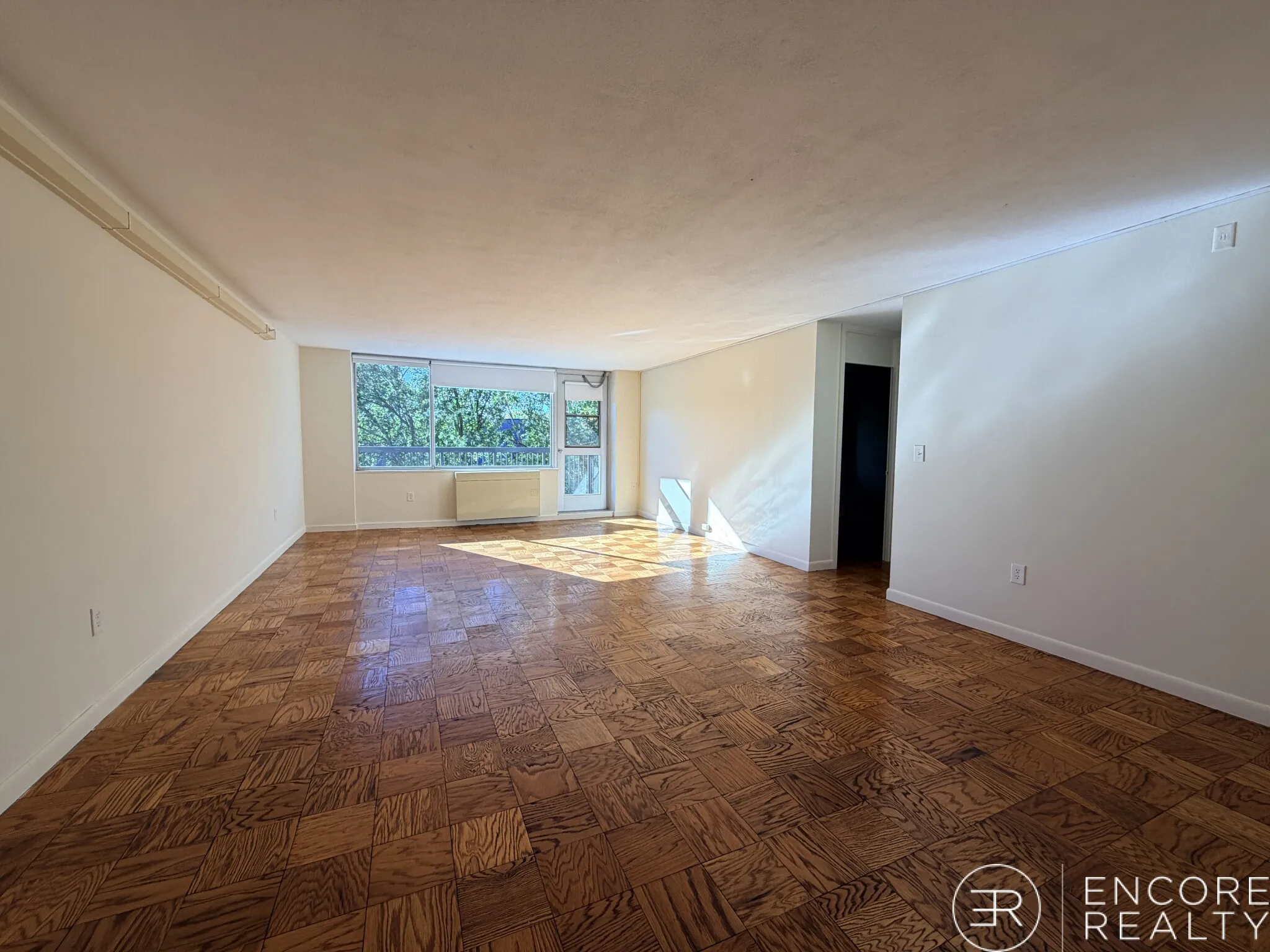 101 Monmouth St, Longwood