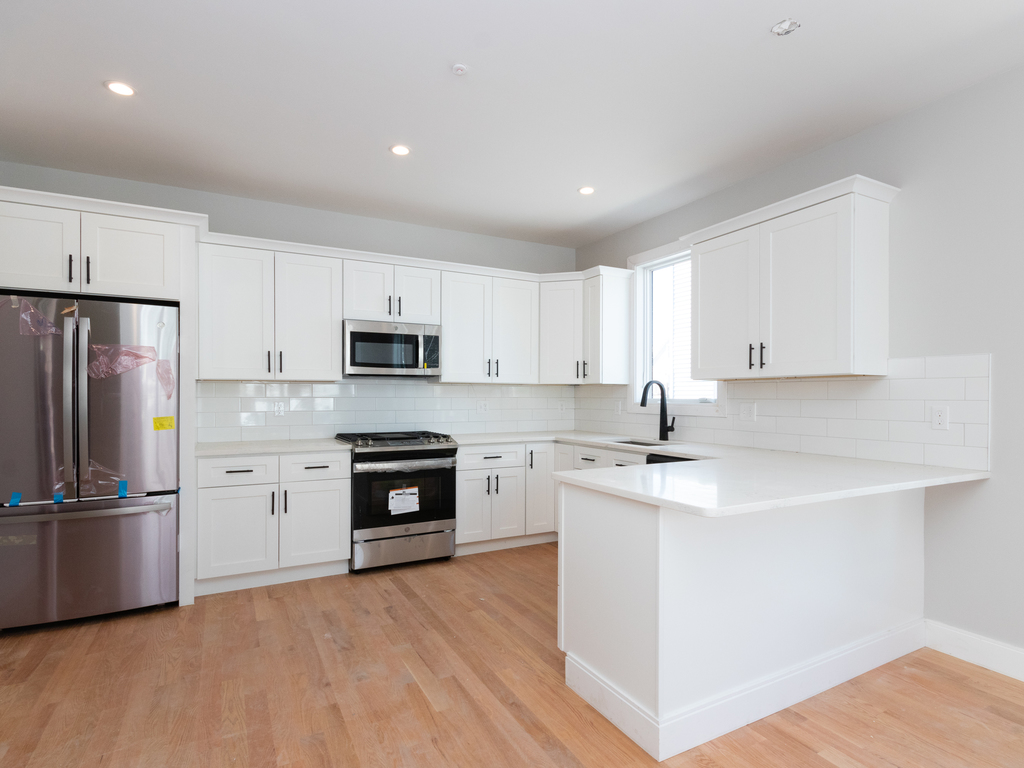 2 bed, 1.5 bath apartment for rent at 123 Centre Unit TH 1, Dorchester — photo 1 of 15