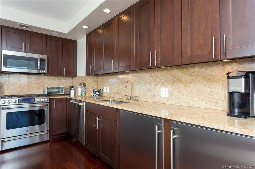 1 bed, 1 bath apartment for rent at 1 Broad St Unit 16C, Downtown Historic District — photo 11 of 13
