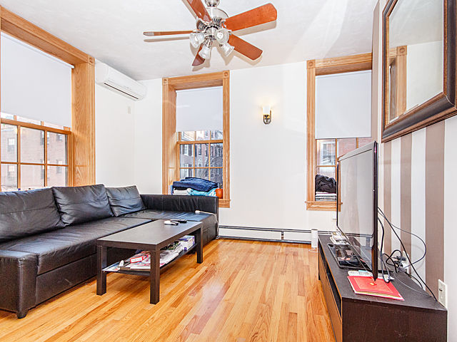 3 bed, 1 bath apartment for rent at 61 Anderson Unit 1, Beacon Hill