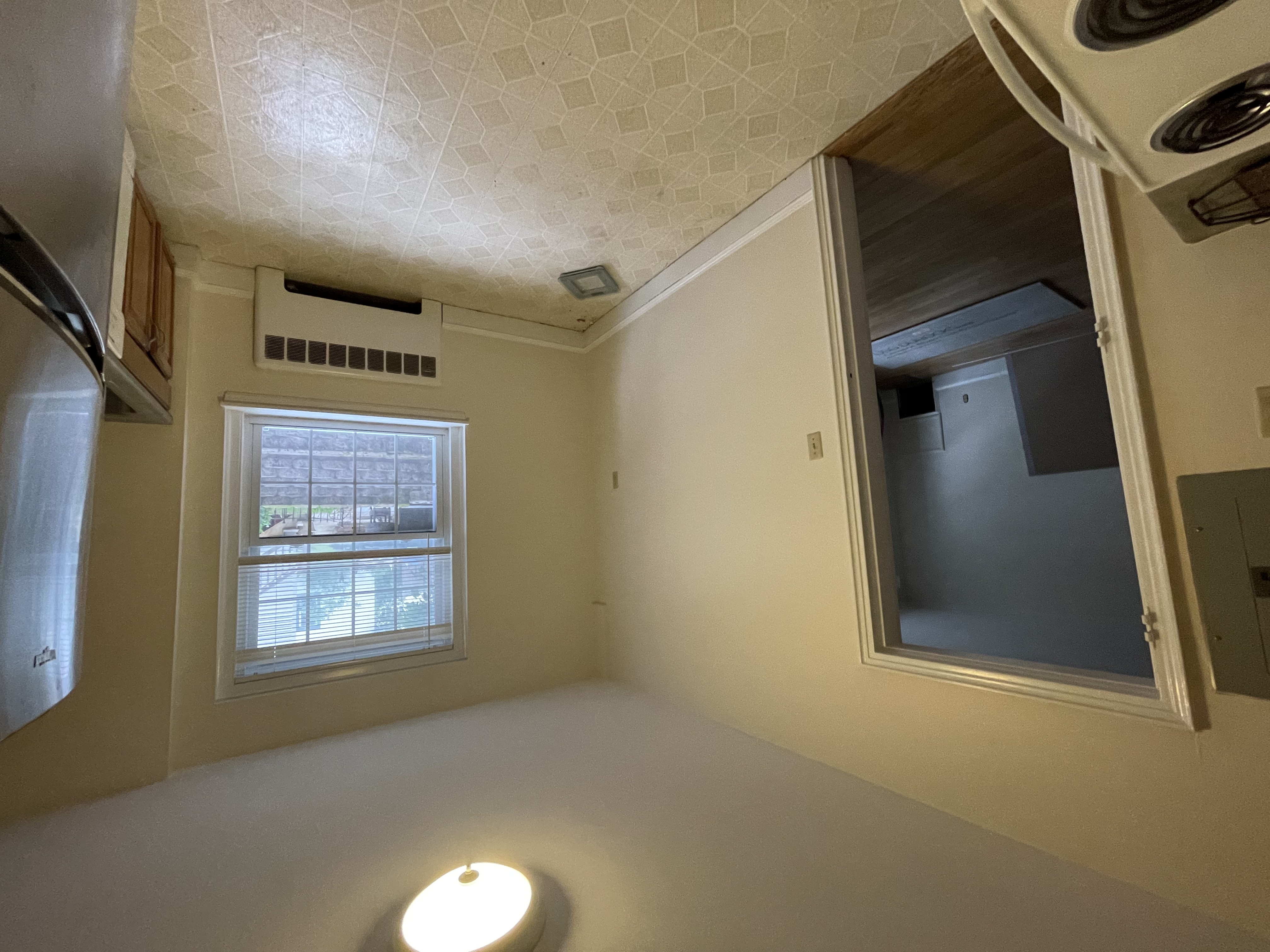 1 bed, 1 bath apartment for rent at 550 Belmont St Unit 6, Watertown — photo 2 of 8