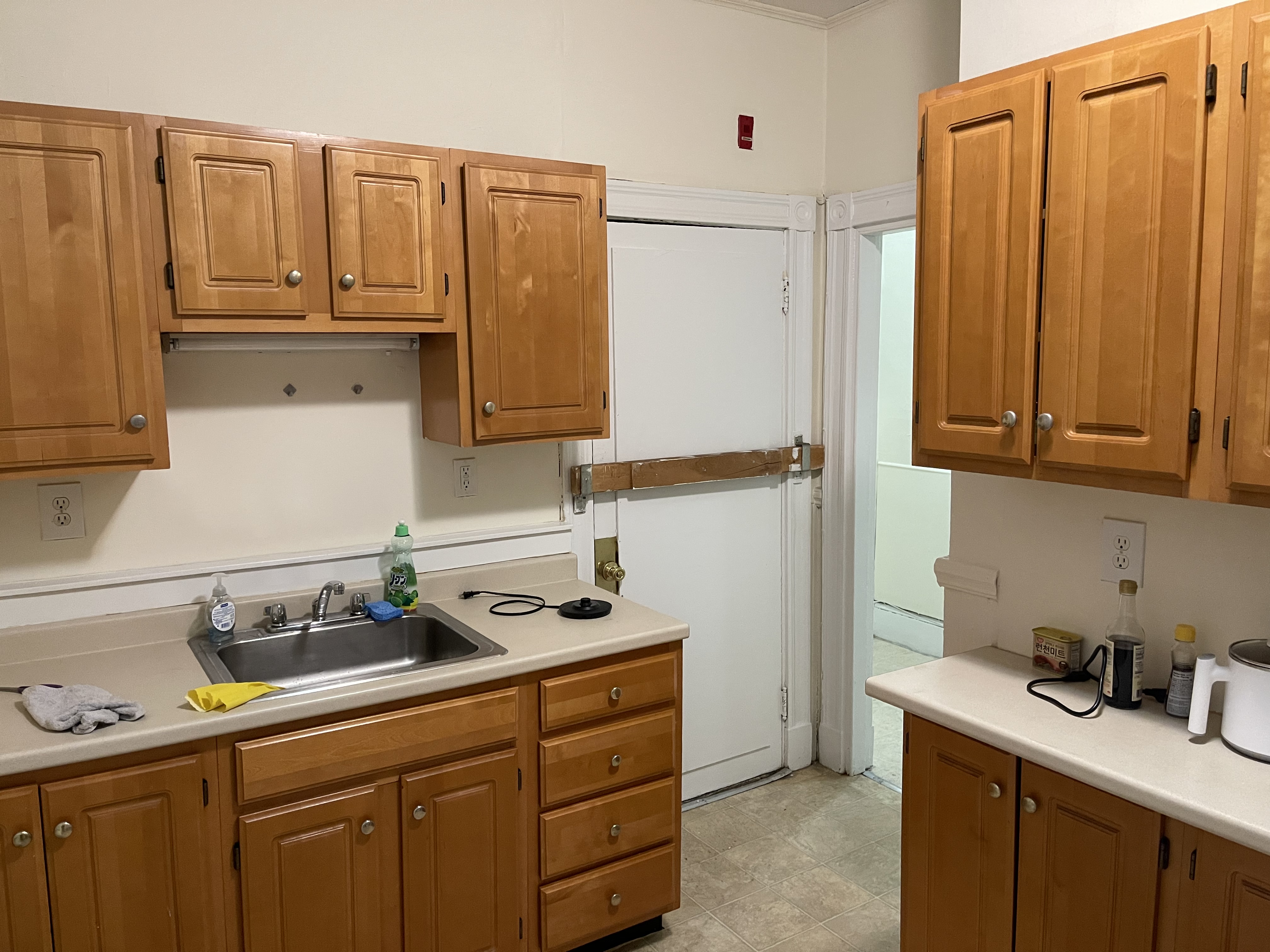 1 bed, 1 bath apartment for rent at 21 Brighton Ave Unit 4, Allston — photo 2 of 7