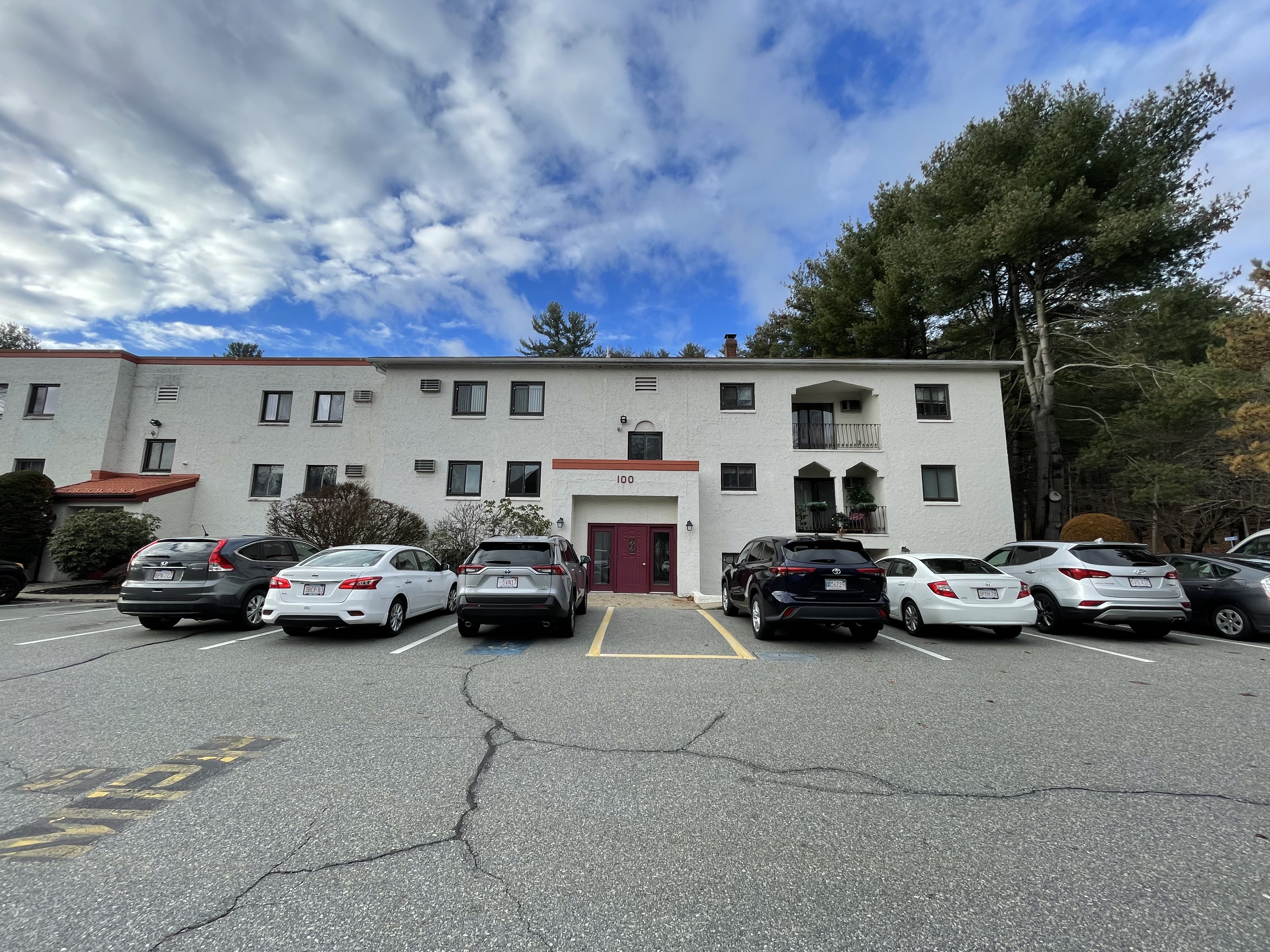 1 bed, 1 bath apartment for rent at 100 Fellsview Ter Unit 107, Stoneham — photo 2 of 16