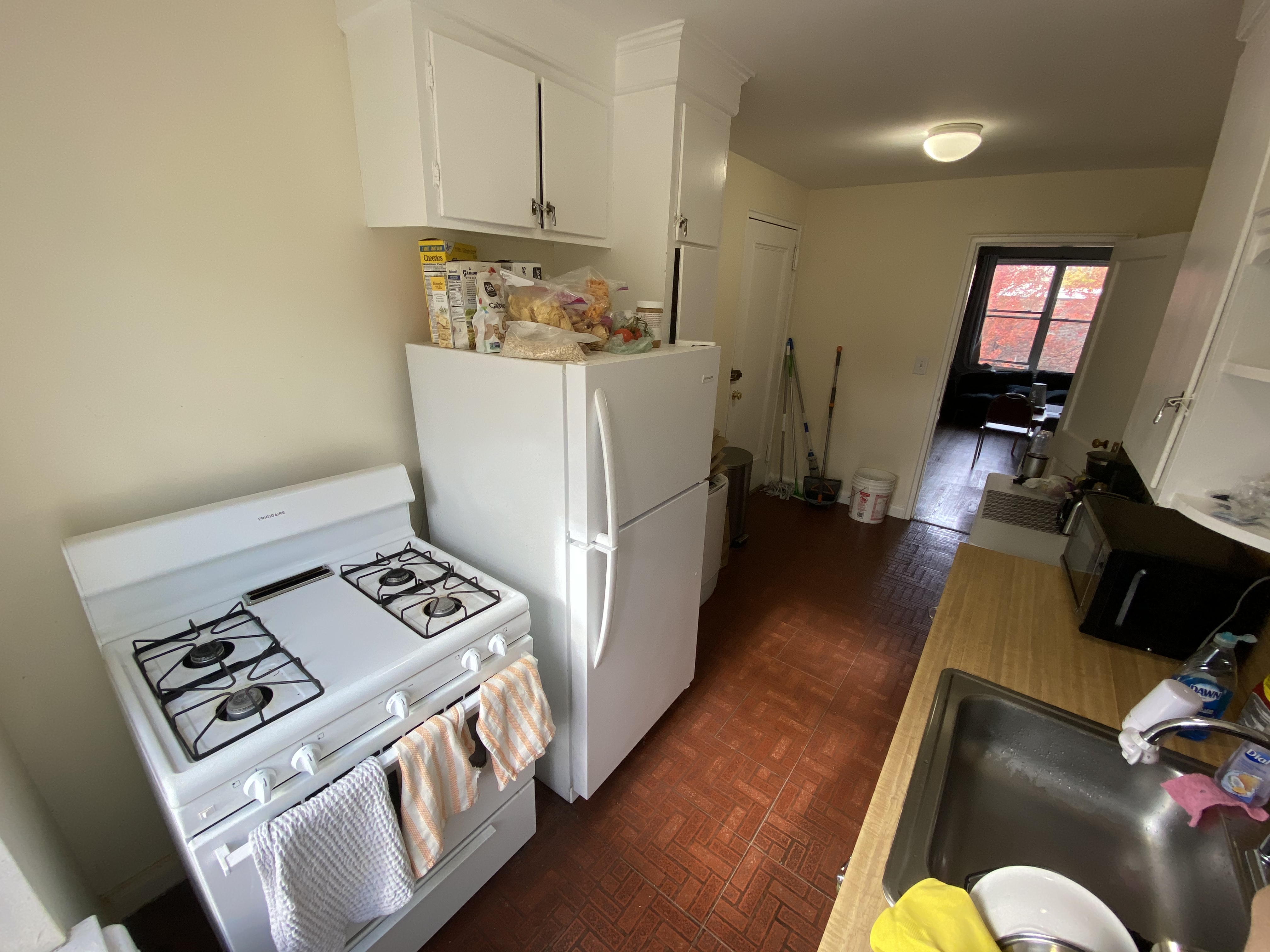 1 bed, 1 bath apartment for rent at 128 Beaconsfield Rd Unit 5, Washington Square — photo 2 of 8