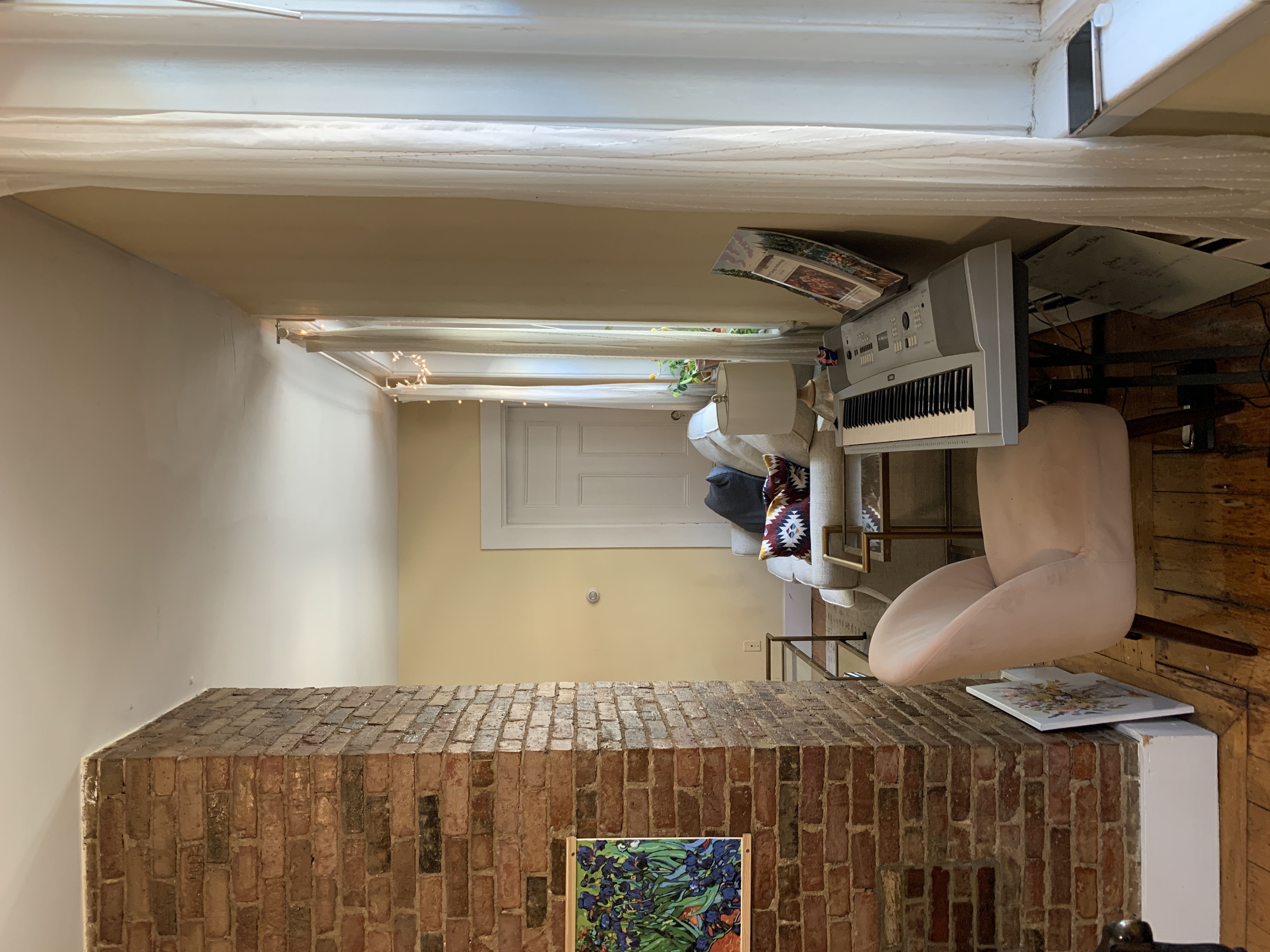 2 bed, 1 bath apartment for rent at 2 Pearl St Unit 3, Charlestown — photo 3 of 21