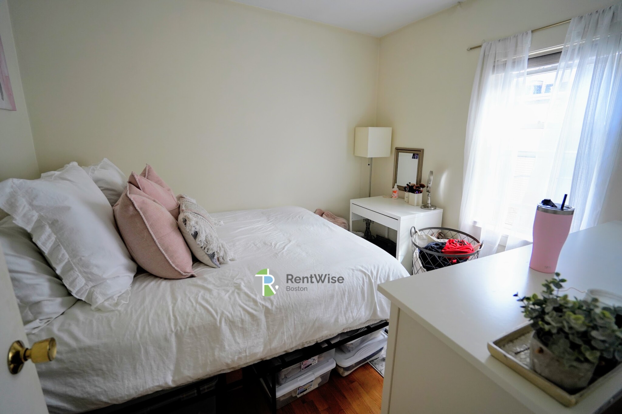 2 bed, 1 bath apartment for rent at 2 Schrepel Pl Unit 3, South Boston — photo 5 of 15