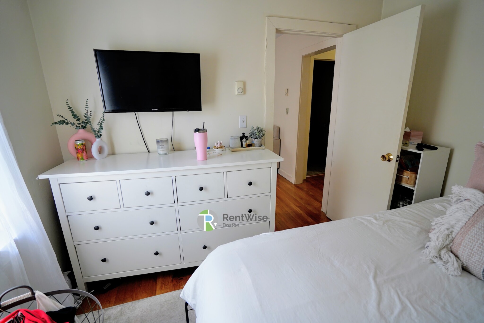2 bed, 1 bath apartment for rent at 2 Schrepel Pl Unit 3, South Boston — photo 6 of 15