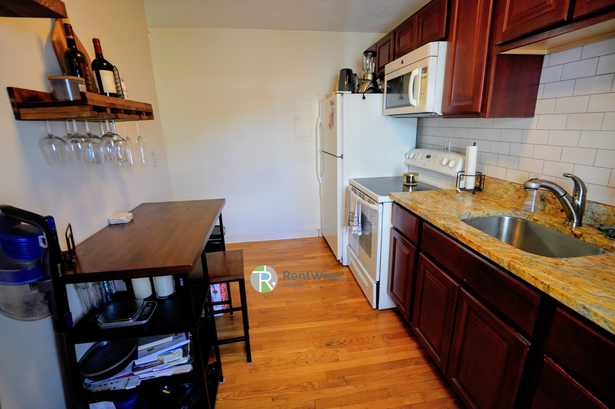 2 bed, 1 bath apartment for rent at 2 Schrepel Pl Unit 3, South Boston — photo 8 of 15