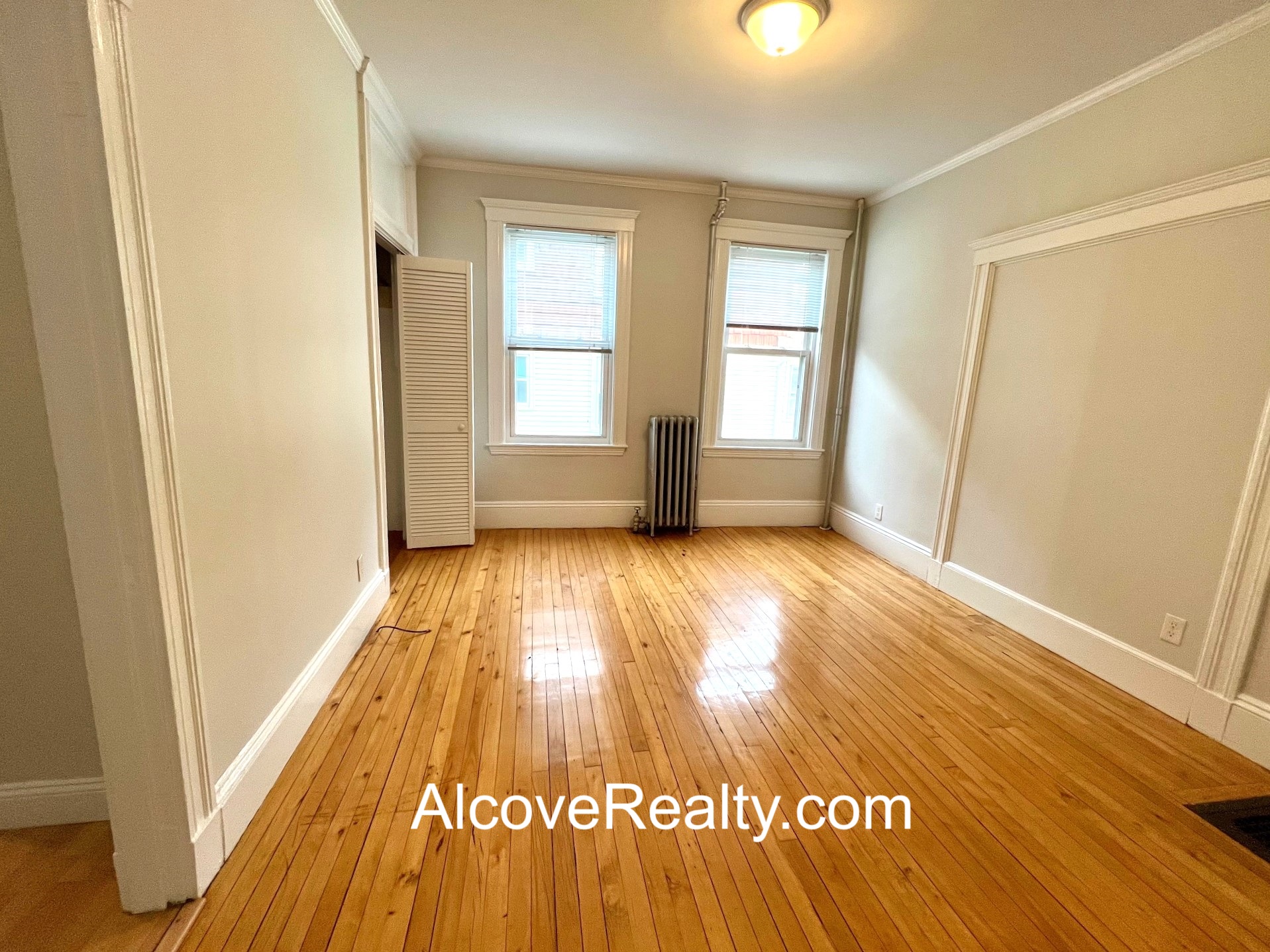 13 Farragut Ave, West Somerville