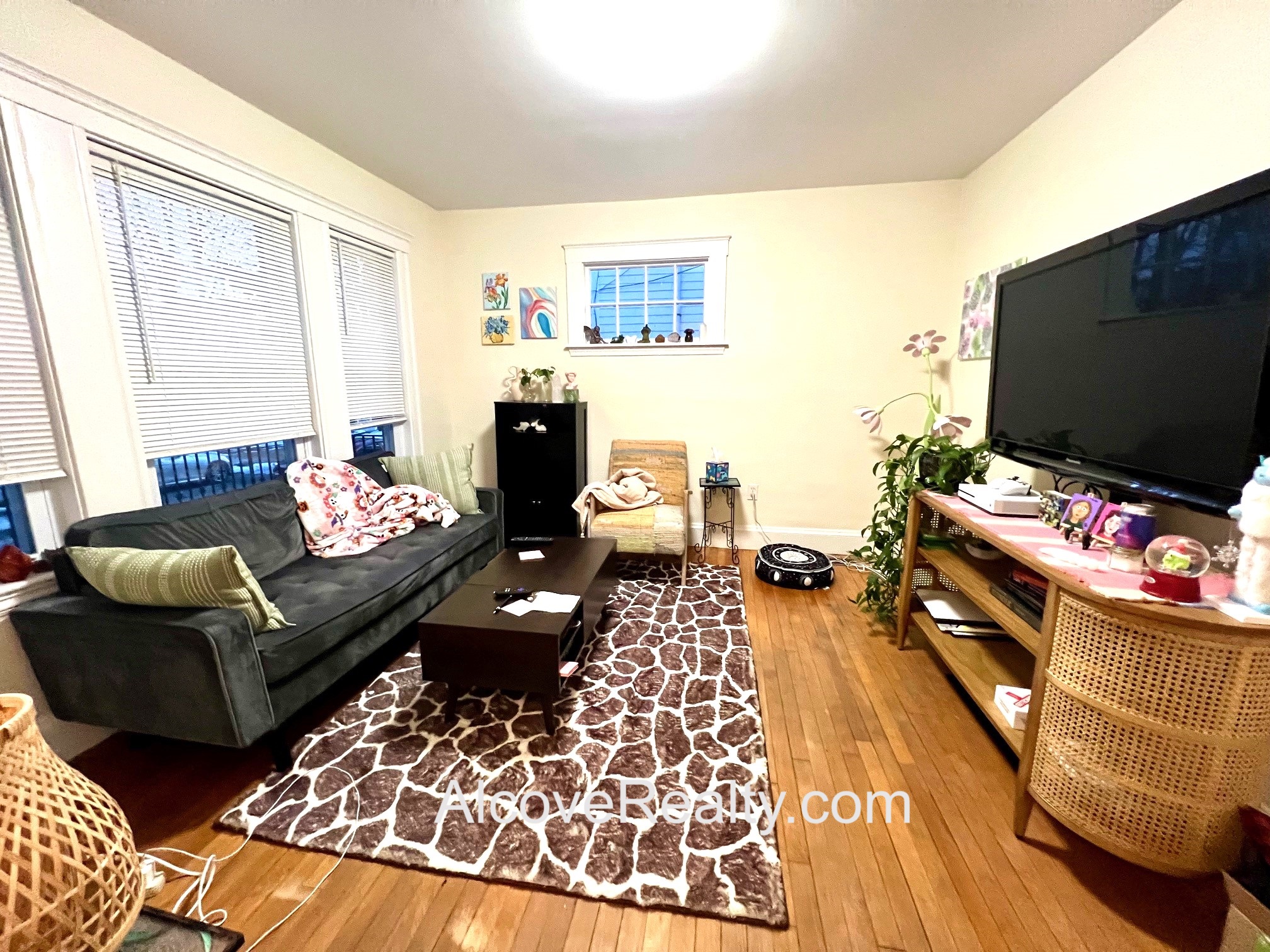 31 Corinthian Rd, Tufts