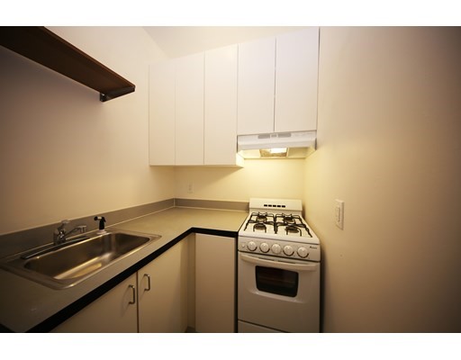 1 bed, 1 bath apartment for rent at 39 Hemenway St Unit 19, Back Bay — photo 7 of 10