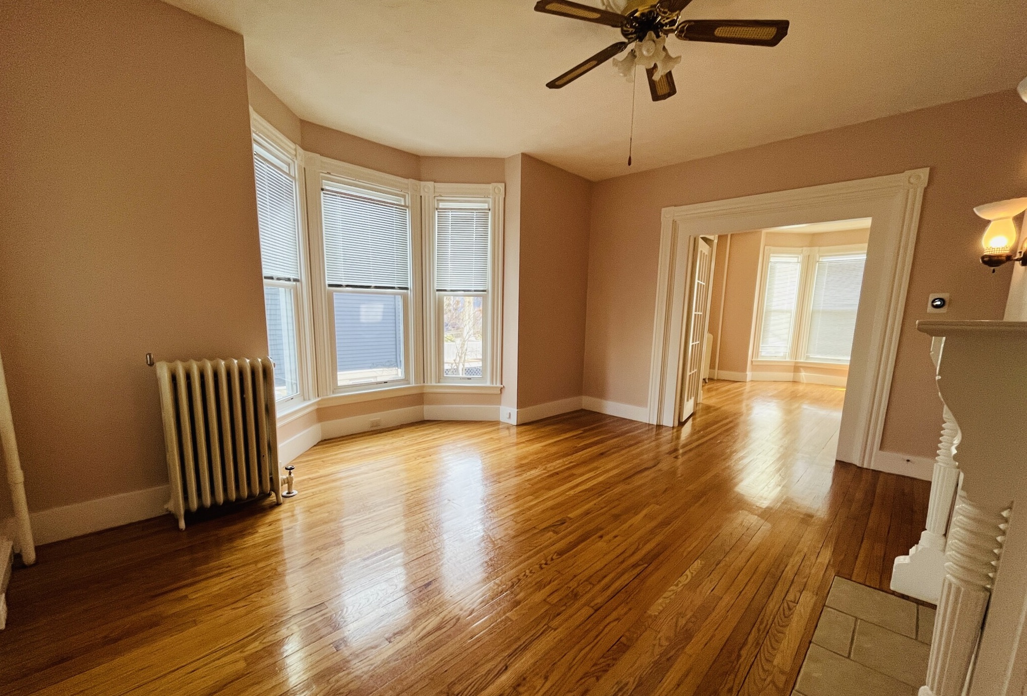 2 bed, 1 bath apartment for rent at 43 Dartmouth St Unit 1, Winter Hill — photo 2 of 10