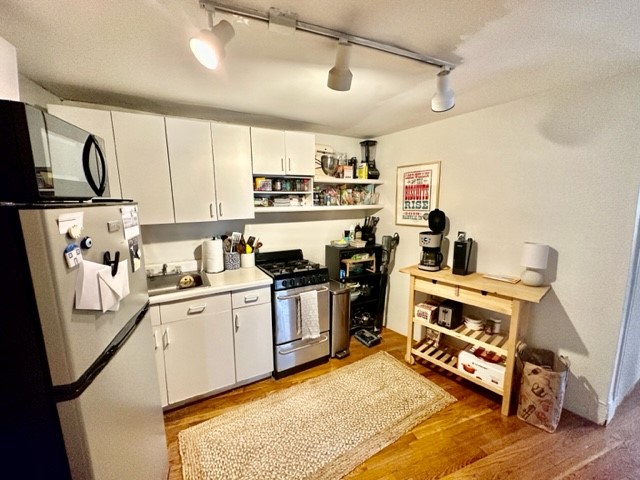 2 bed, 1 bath apartment for rent at 44 Clark St Unit 2, North End — photo 2 of 12