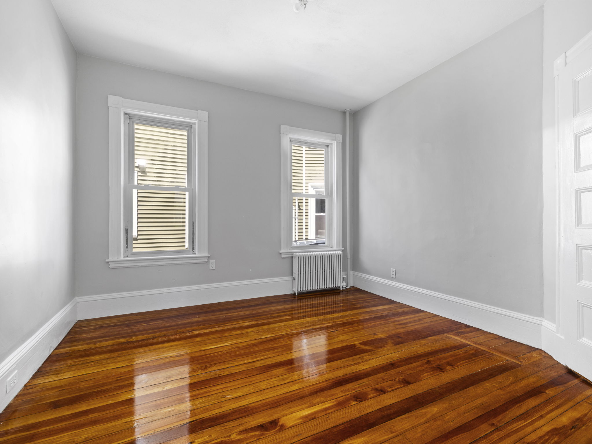6 bed, 3 bath apartment for rent at 344 Summer St Unit 2R, Davis Square — photo 2 of 9