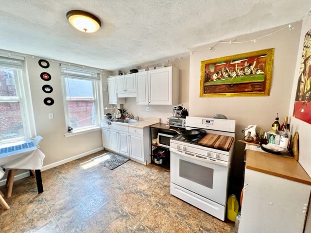1.5 bed, 1 bath apartment for rent at 2 Baldwin Pl Unit 3R, North End — photo 2 of 21