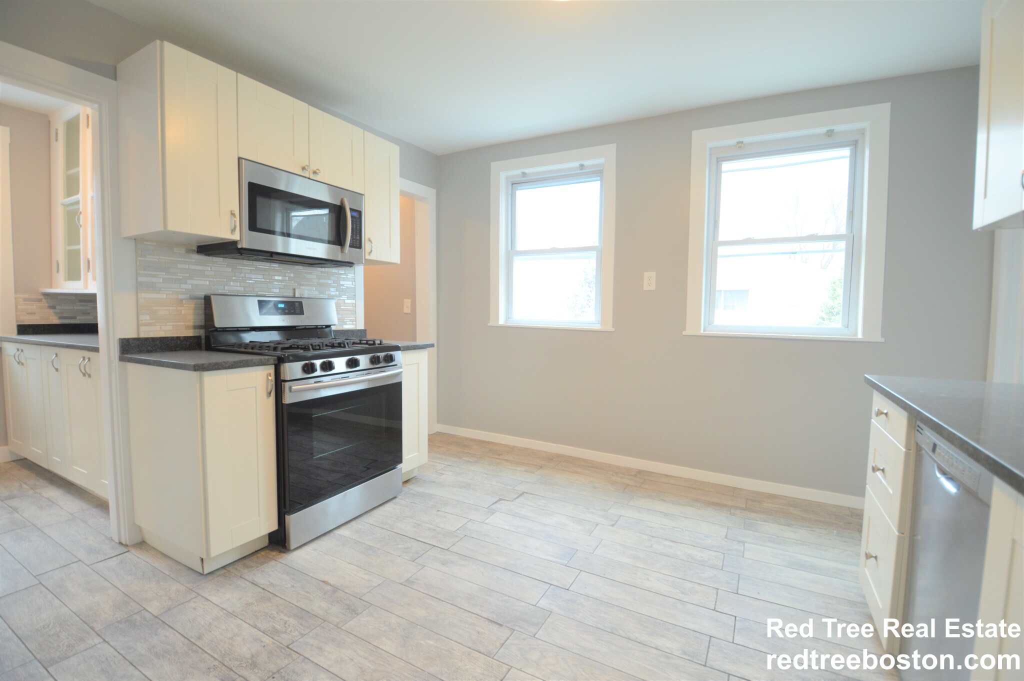 5 bed, 3 bath apartment for rent at 40 Newcastle Rd Unit 2, Brighton — photo 4 of 30