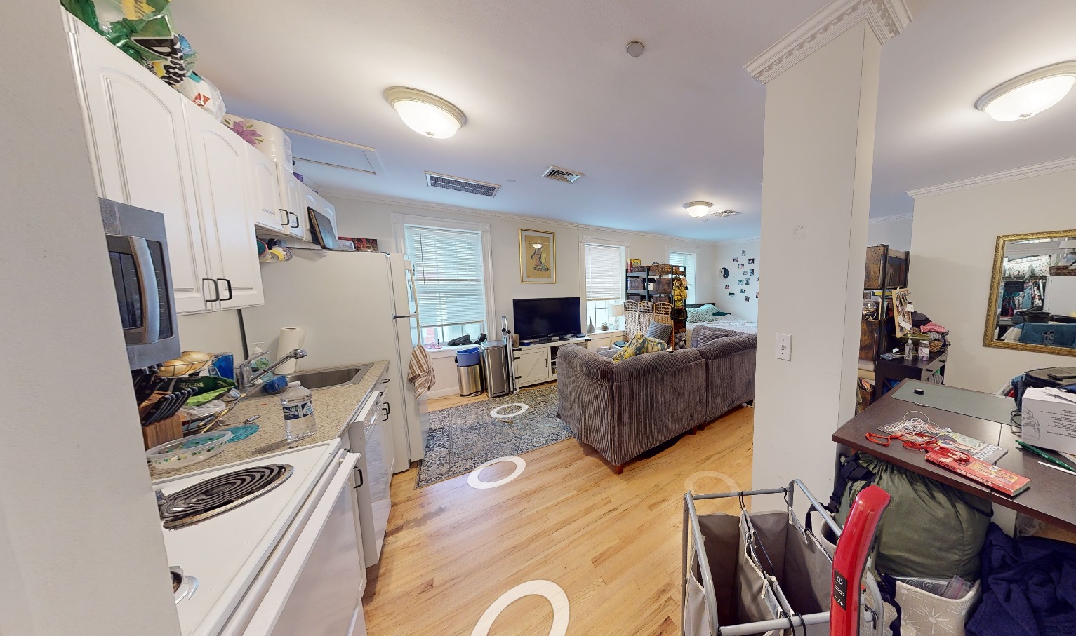 Studio bed, 1 bath apartment for rent at 8 Bishop Allen Dr Unit 3T, Central Square — photo 2 of 9
