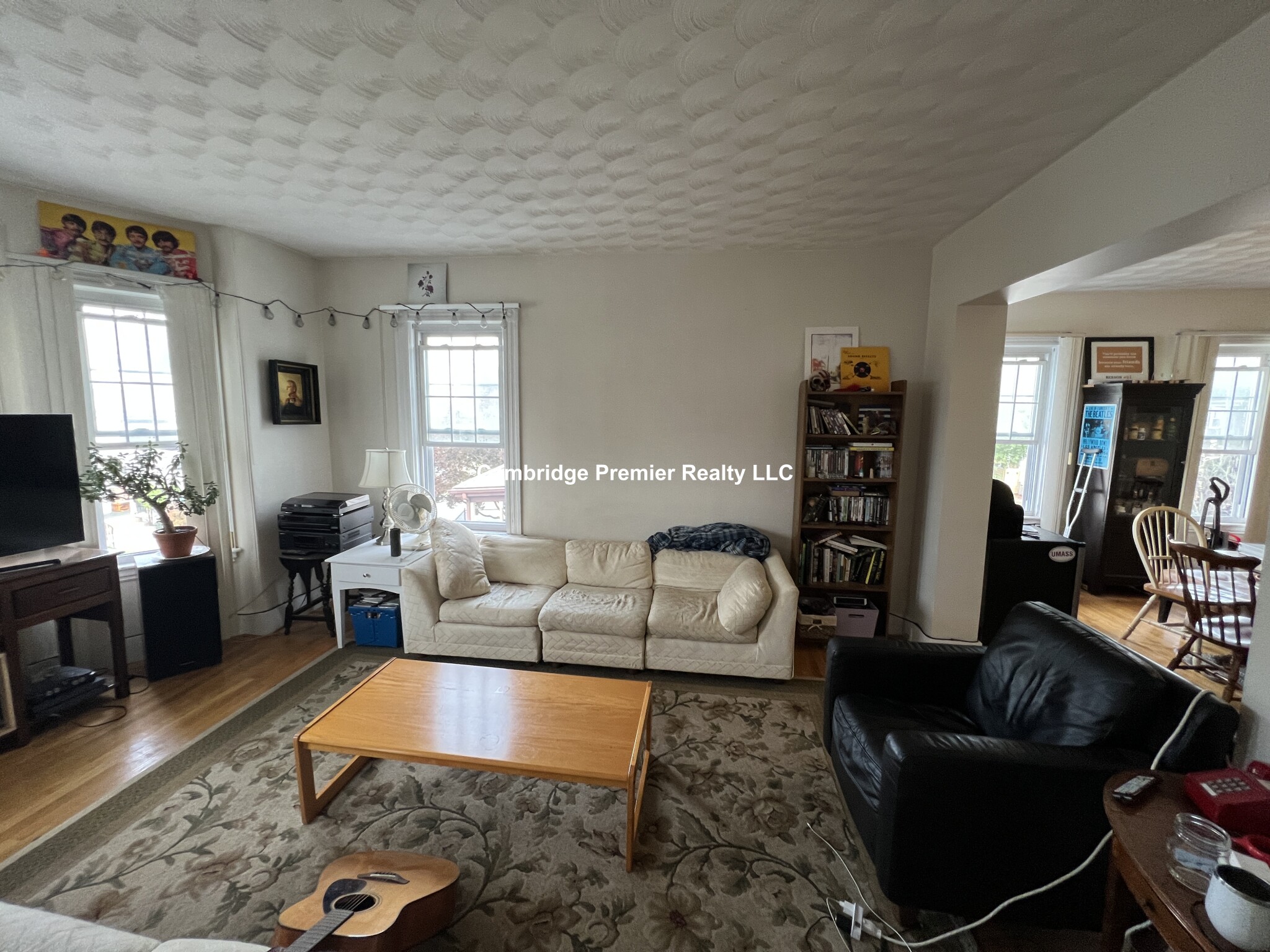 5 bed, 2 bath apartment for rent at 118 Summer St Unit 1, Medford — photo 2 of 5