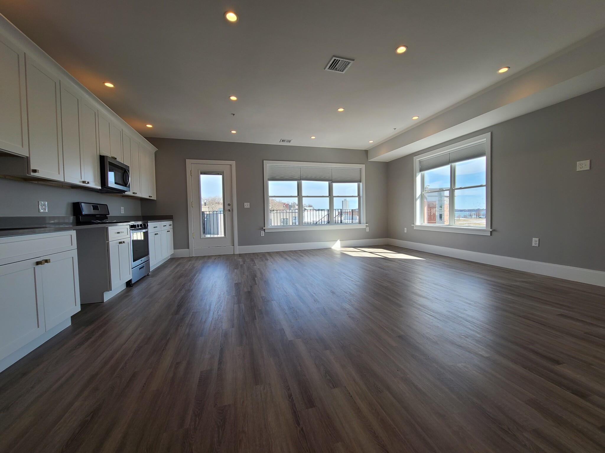3 bed, 2 bath apartment for rent at 27 Vinton St Unit 3, South Boston — photo 2 of 33