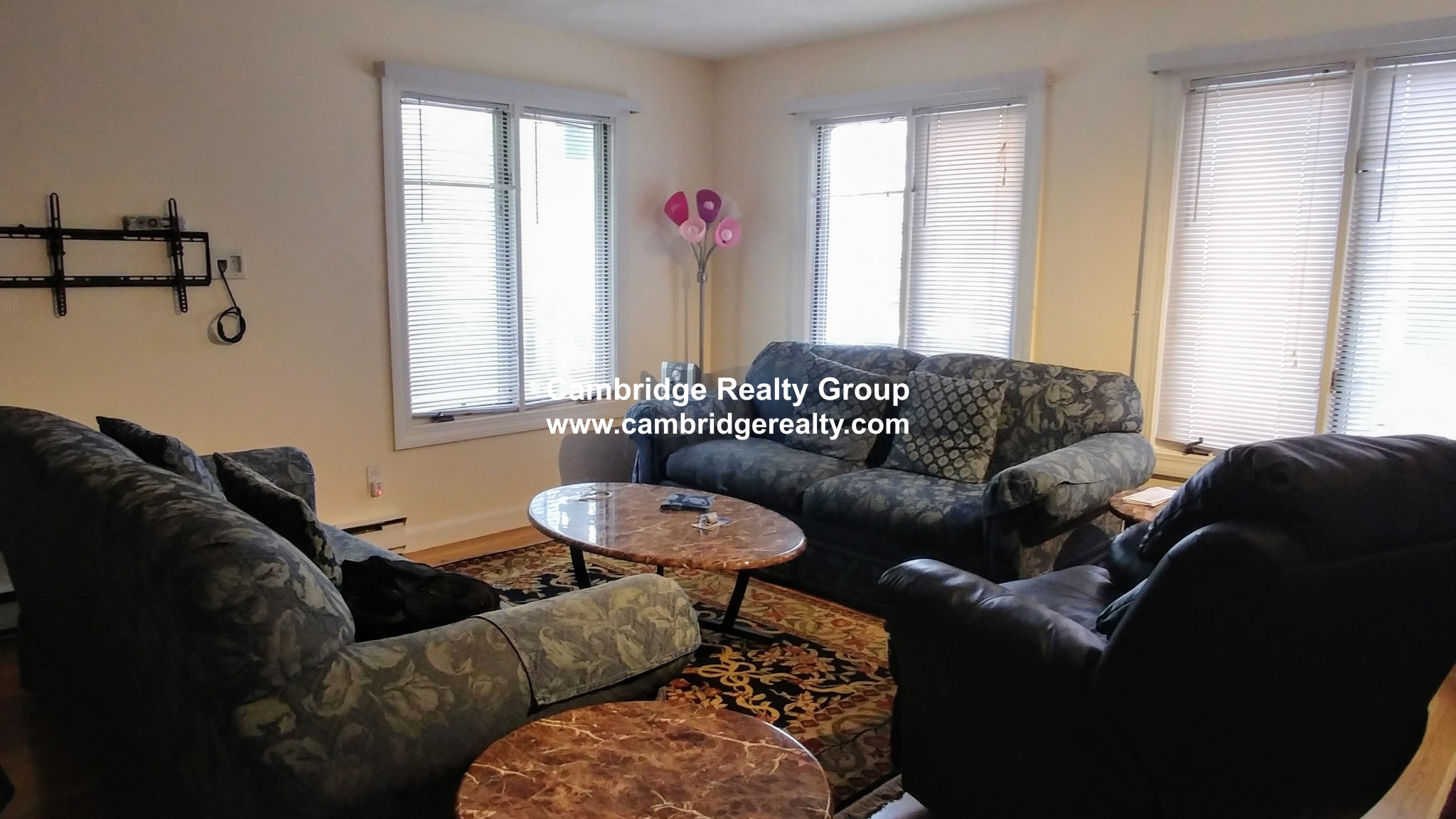 5 bed, 2 bath apartment for rent at 114 Yorktown St Unit 1, Davis Square — photo 3 of 13