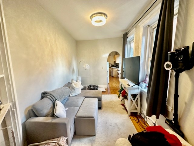 2 bed, 1 bath apartment for rent at 70 Joy Unit 8F, Beacon Hill — photo 2 of 13