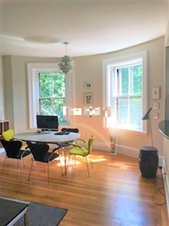 3 bed, 2 bath apartment for rent at 209 W Newton Unit 2, Back Bay — photo 2 of 4