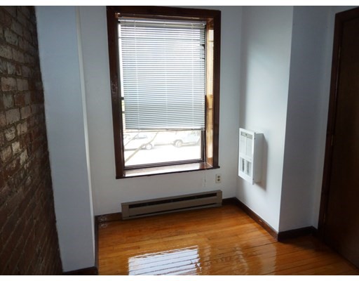 1 bed, 1 bath apartment for rent at 102 Queensberry St Unit 7, Fenway — photo 2 of 2
