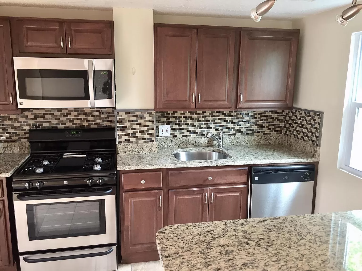 3 bed, 1.5 bath apartment for rent at 497 Poplar St Unit 2R, Roslindale — photo 2 of 6